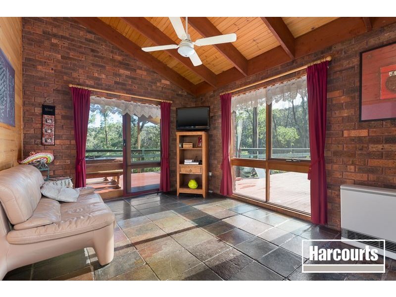 70 Kilvington Drive, Emerald VIC 3782