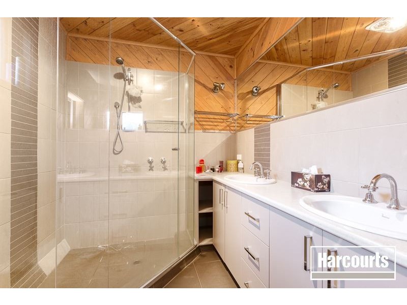 70 Kilvington Drive, Emerald VIC 3782