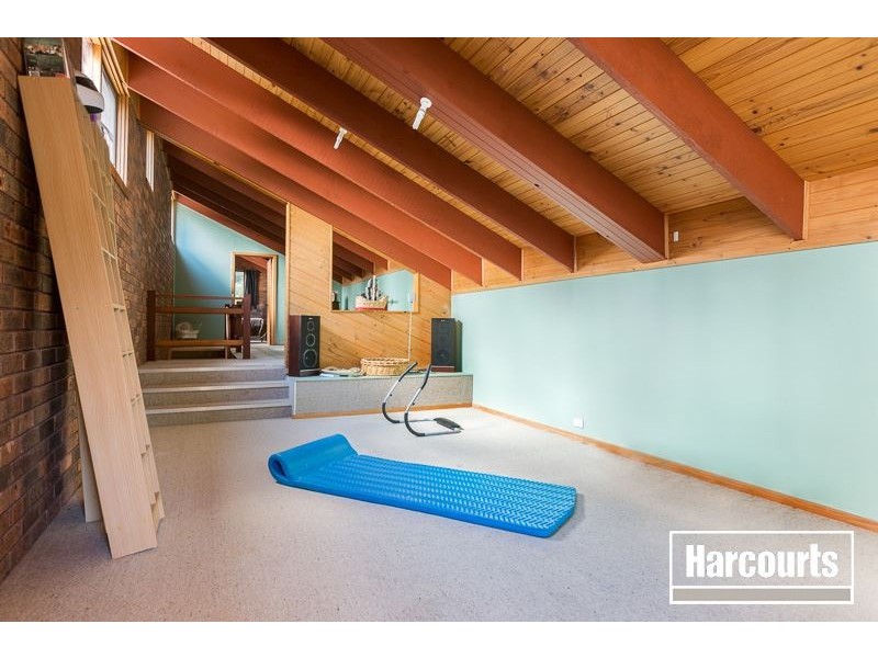 70 Kilvington Drive, Emerald VIC 3782