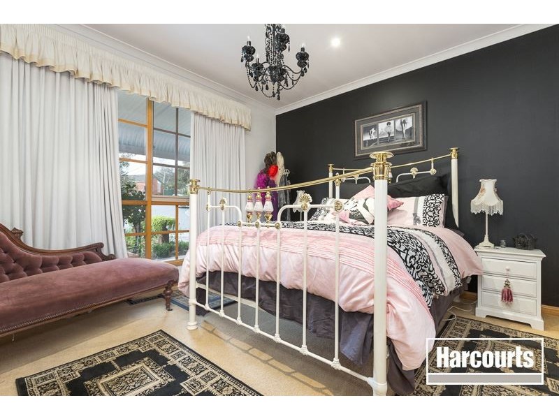 3 Glover Court, Berwick VIC 3806