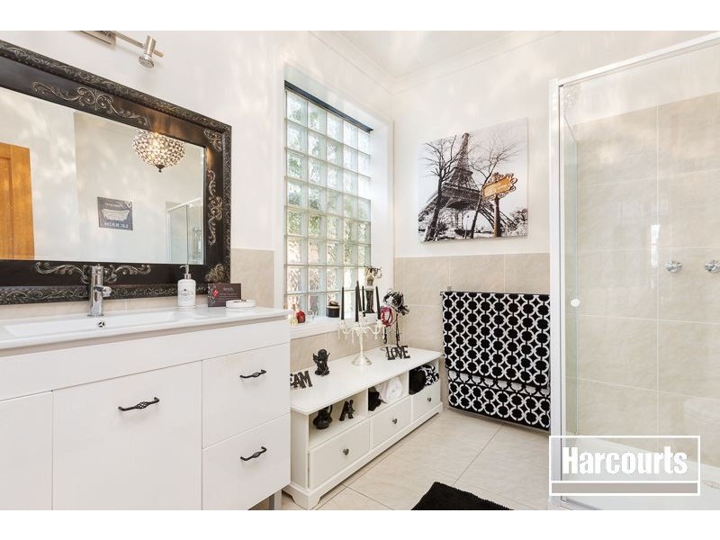 3 Glover Court, Berwick VIC 3806