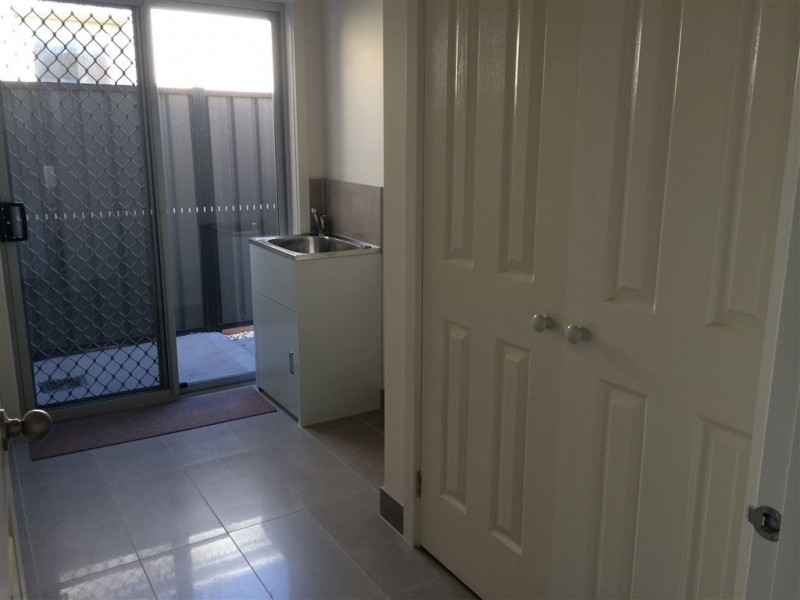 34 Selandra Boulevard, Clyde North VIC 3978