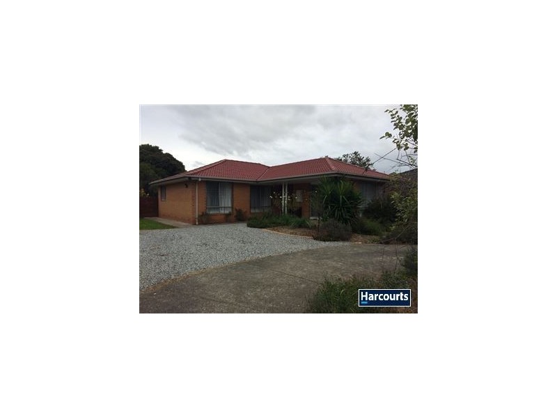 30 Manuka Road, Berwick VIC 3806