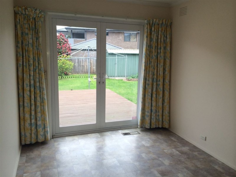 30 Manuka Road, Berwick VIC 3806