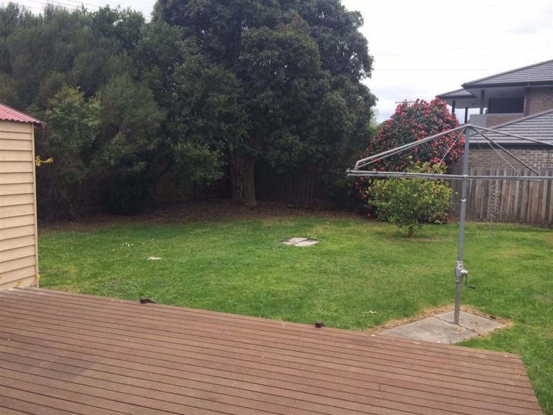 30 Manuka Road, Berwick VIC 3806