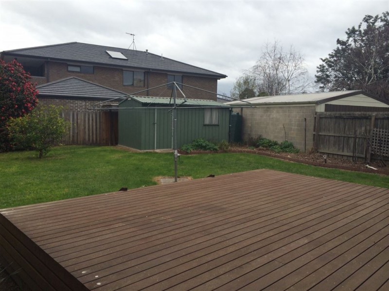 30 Manuka Road, Berwick VIC 3806