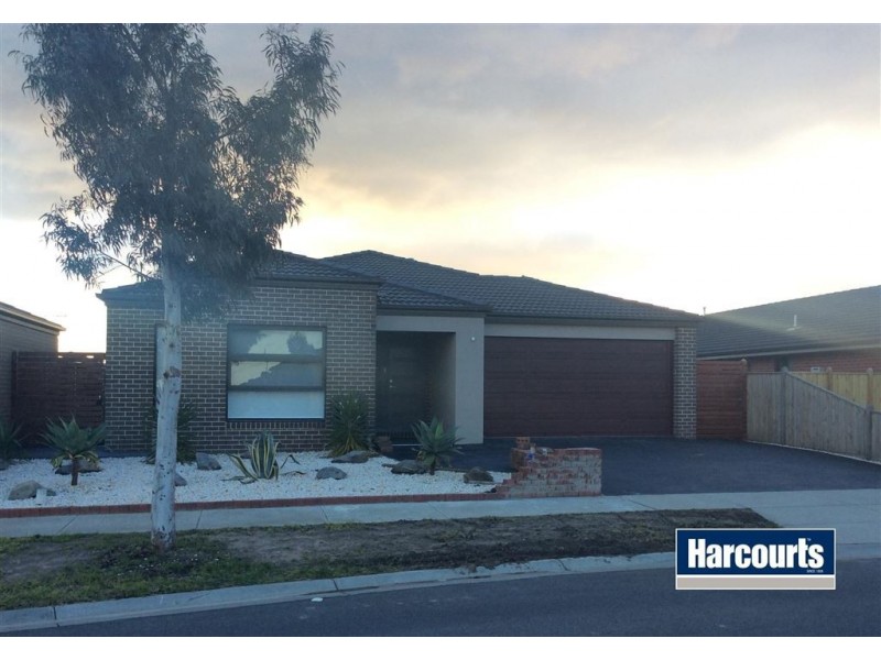 15 Midnight Rise, Cranbourne East VIC 3977