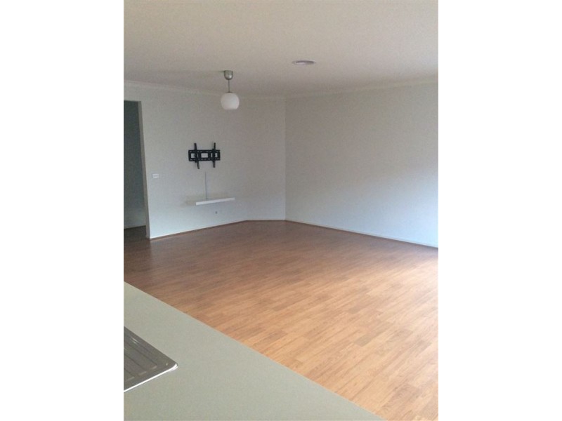 15 Midnight Rise, Cranbourne East VIC 3977