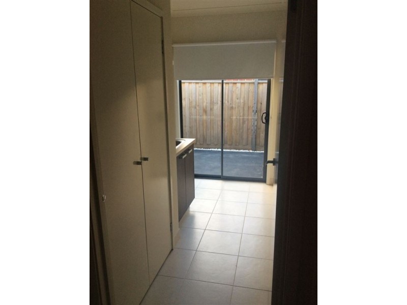 15 Midnight Rise, Cranbourne East VIC 3977