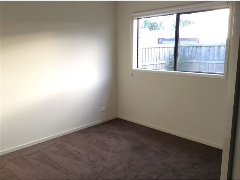 15 Midnight Rise, Cranbourne East VIC 3977