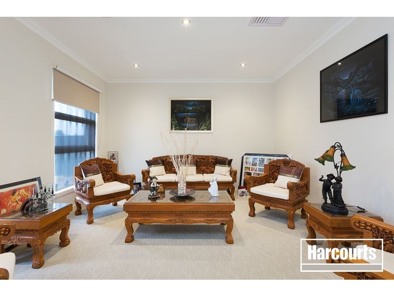 32 Perry Circuit, Cranbourne North VIC 3977