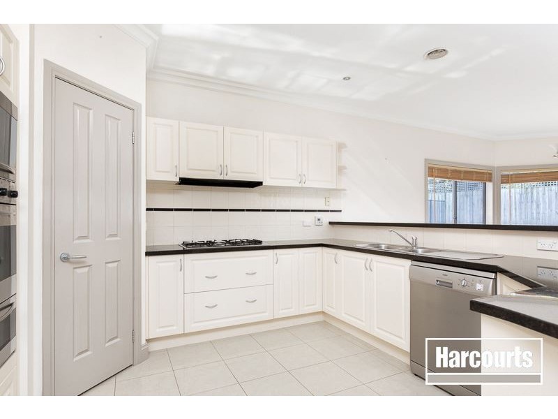 20 Lyrebird Gardens, Berwick VIC 3806