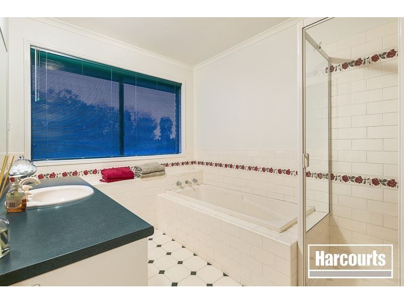 38-40 Hillsmeade Drive, Narre Warren South VIC 3805