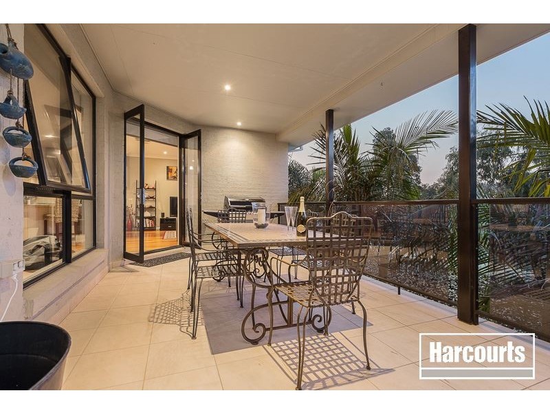 20 Lawrence Drive, Berwick VIC 3806