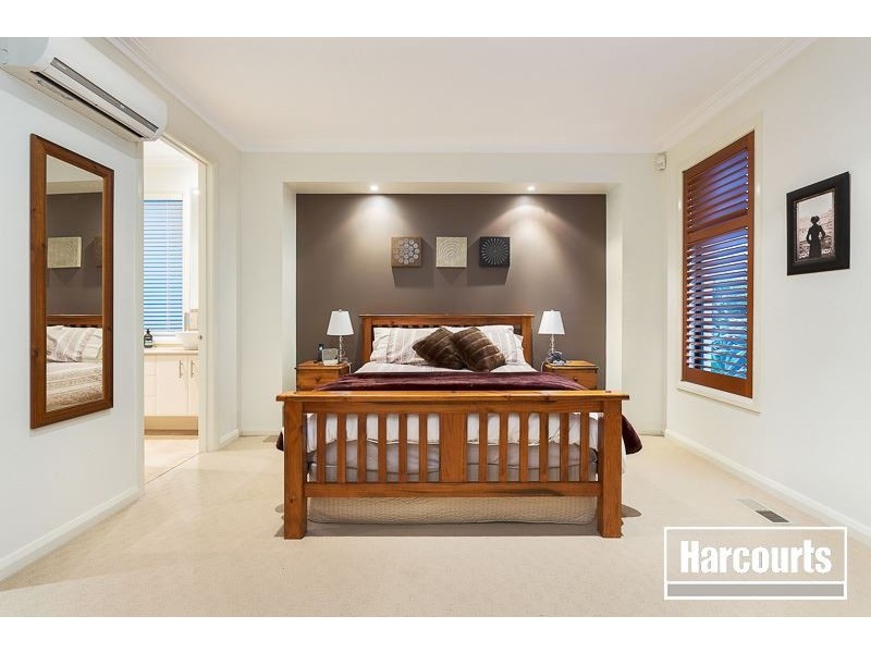 20 Lawrence Drive, Berwick VIC 3806