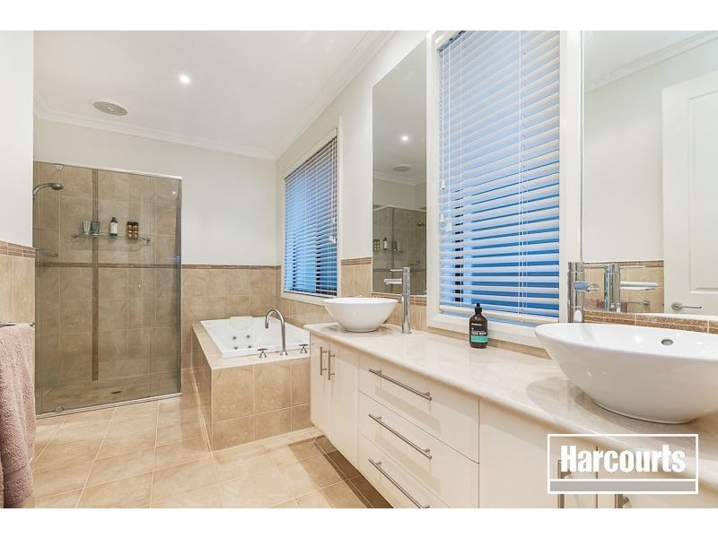 20 Lawrence Drive, Berwick VIC 3806