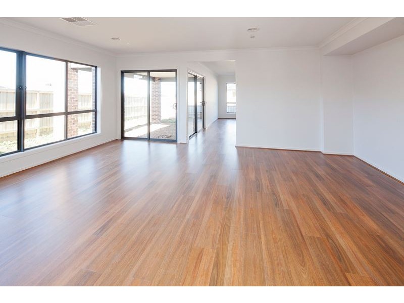 17 Clendon Drive, Officer VIC 3809