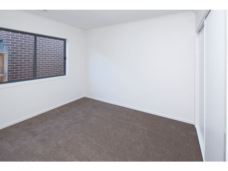 17 Clendon Drive, Officer VIC 3809