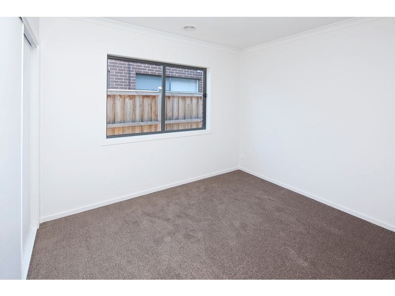 17 Clendon Drive, Officer VIC 3809