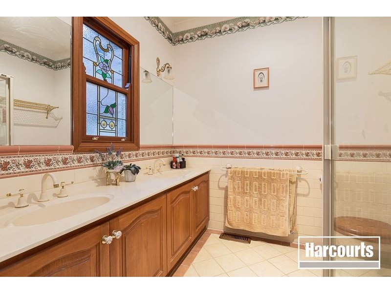 11 Andval Court, Berwick VIC 3806