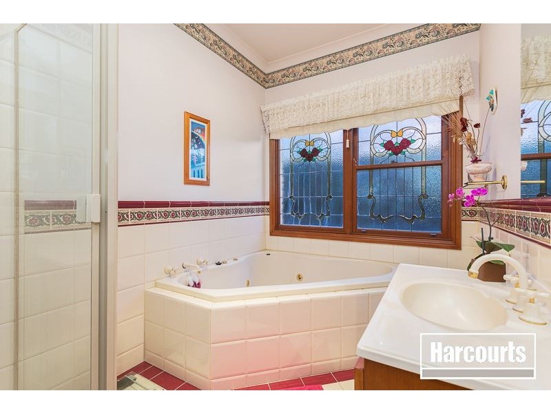 11 Andval Court, Berwick VIC 3806