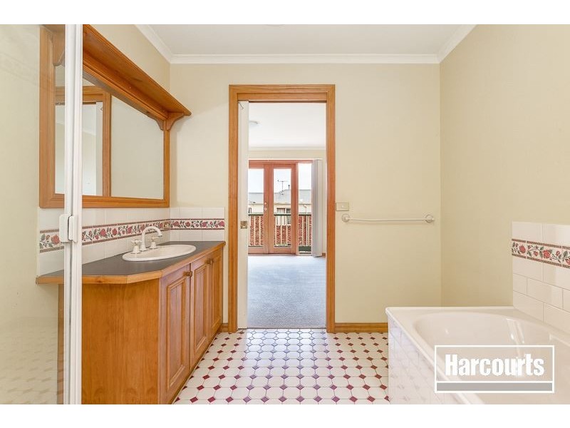 9/8 Adelaide Close, Berwick VIC 3806