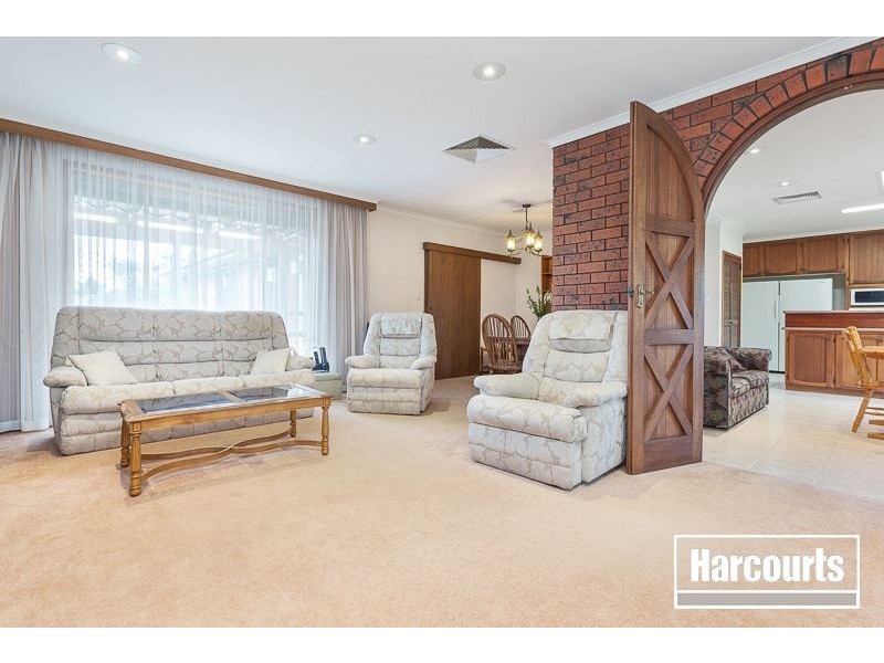 8 Larkrise Court, Narre Warren VIC 3805