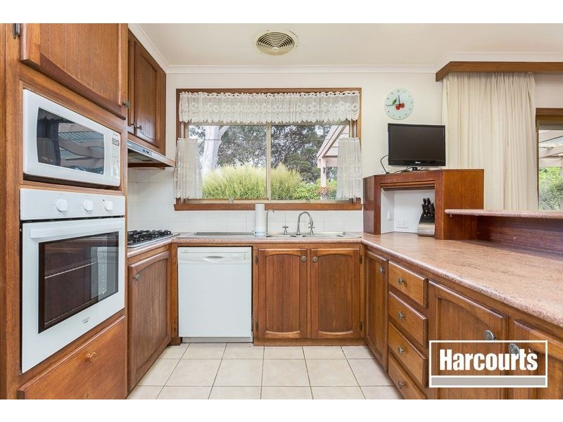 8 Larkrise Court, Narre Warren VIC 3805