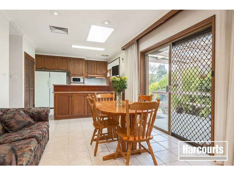 8 Larkrise Court, Narre Warren VIC 3805