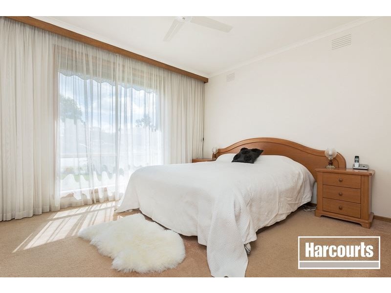 8 Larkrise Court, Narre Warren VIC 3805