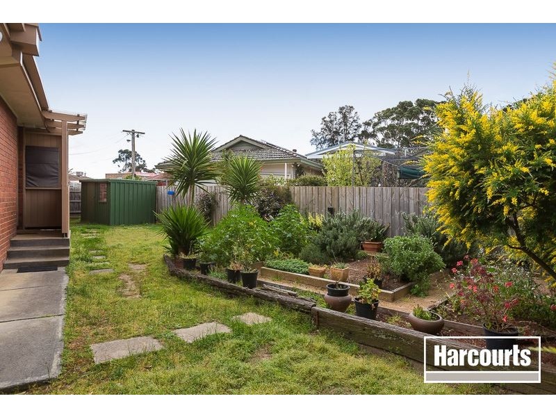 8 Larkrise Court, Narre Warren VIC 3805