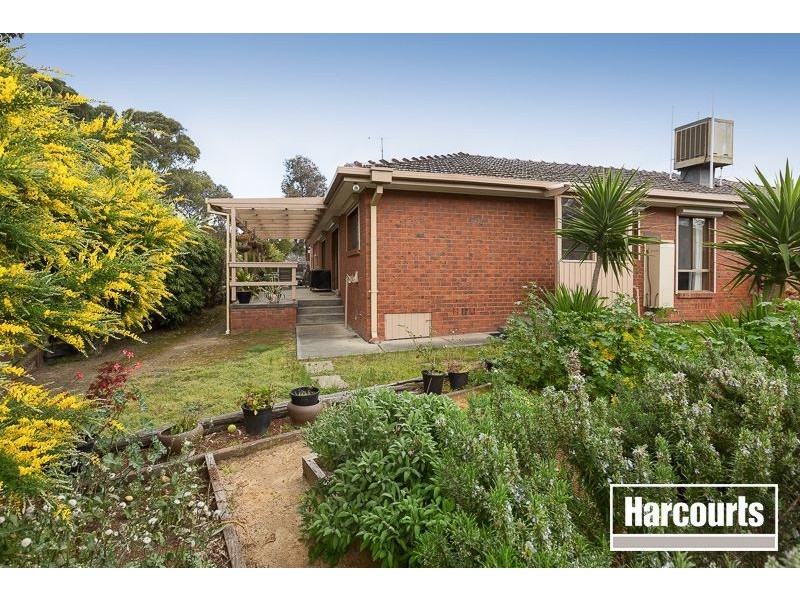 8 Larkrise Court, Narre Warren VIC 3805