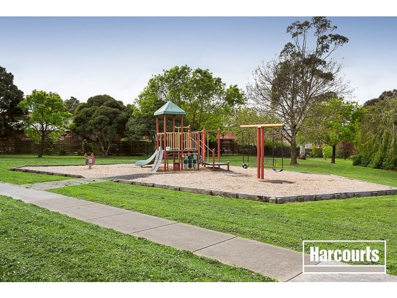 8 Larkrise Court, Narre Warren VIC 3805