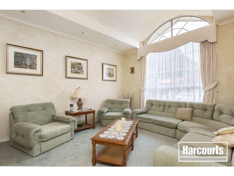 57 Hedgeley Drive, Berwick VIC 3806