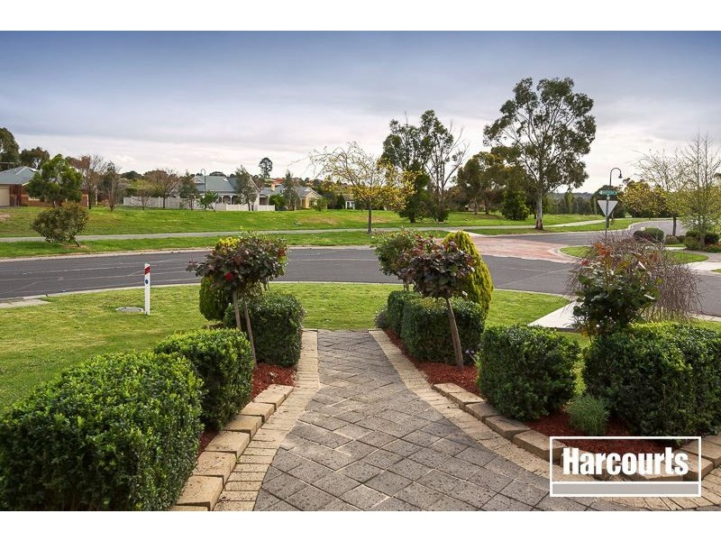 2 Wintersun Road, Berwick VIC 3806