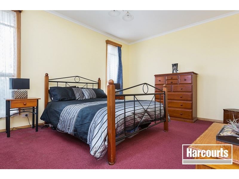 2 Wintersun Road, Berwick VIC 3806