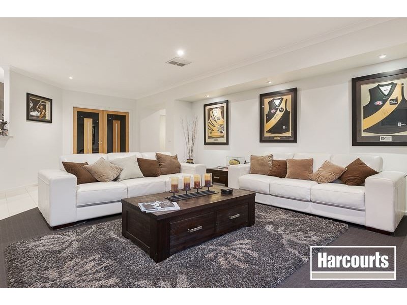 17 Tara Park Close, Narre Warren North VIC 3804