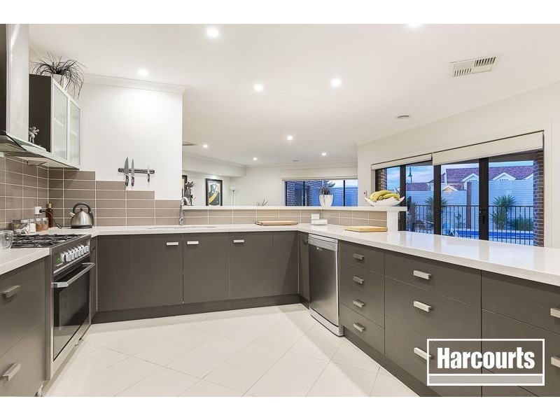 17 Tara Park Close, Narre Warren North VIC 3804