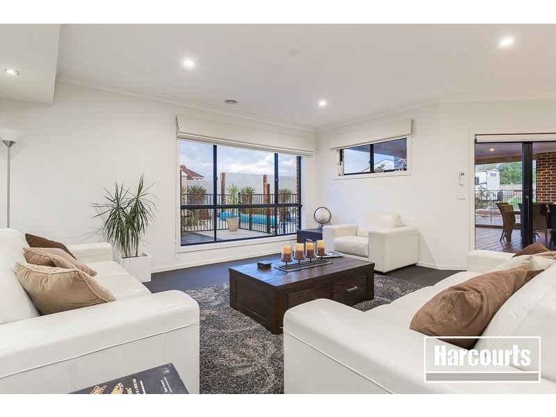 17 Tara Park Close, Narre Warren North VIC 3804