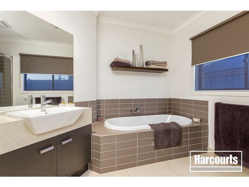 17 Tara Park Close, Narre Warren North VIC 3804