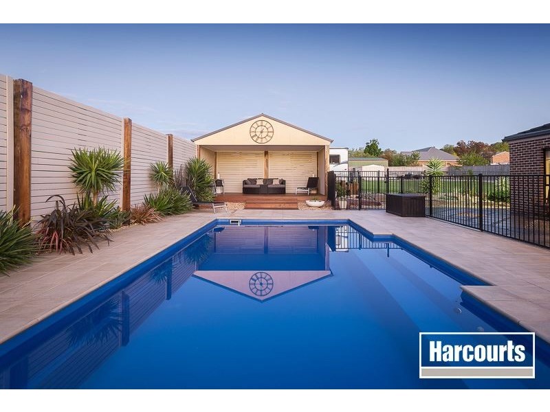 17 Tara Park Close, Narre Warren North VIC 3804