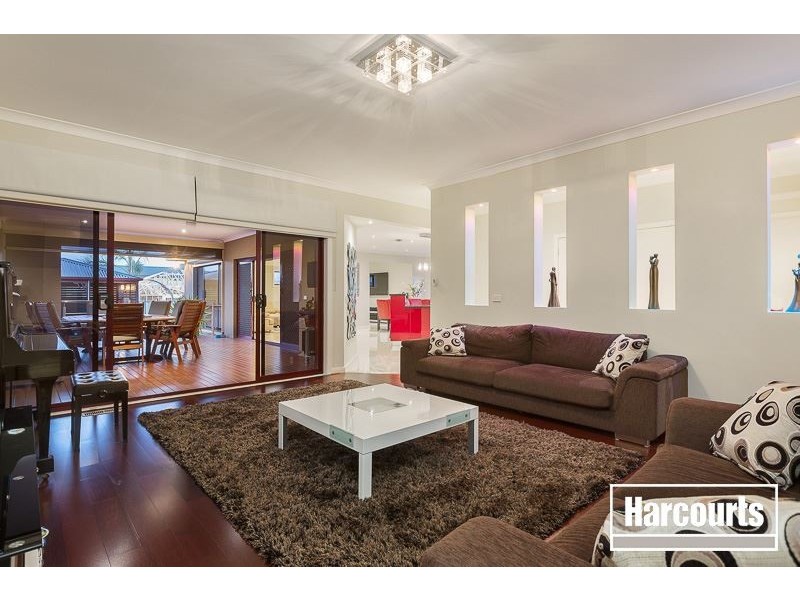 25 Highvale Crescent, Berwick VIC 3806