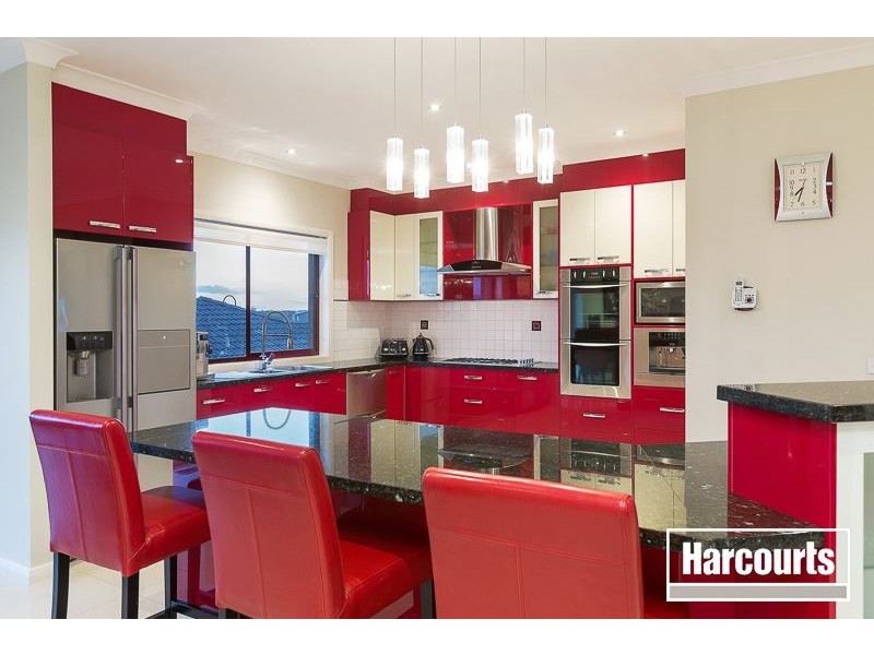 25 Highvale Crescent, Berwick VIC 3806