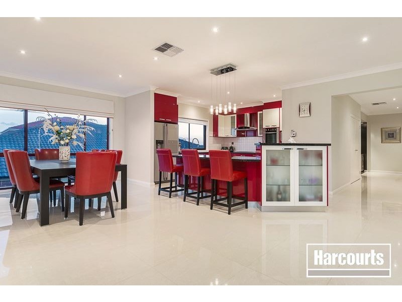 25 Highvale Crescent, Berwick VIC 3806