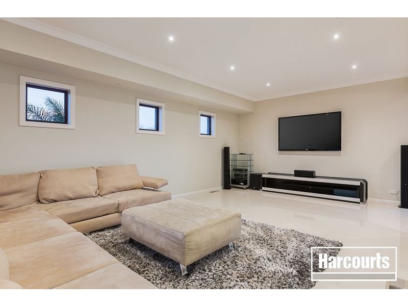 25 Highvale Crescent, Berwick VIC 3806