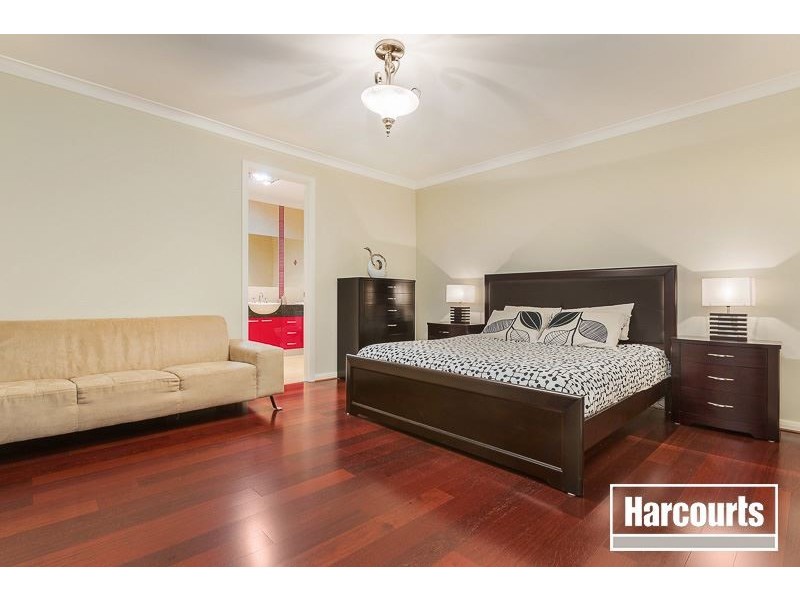 25 Highvale Crescent, Berwick VIC 3806