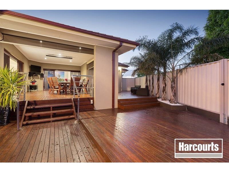25 Highvale Crescent, Berwick VIC 3806