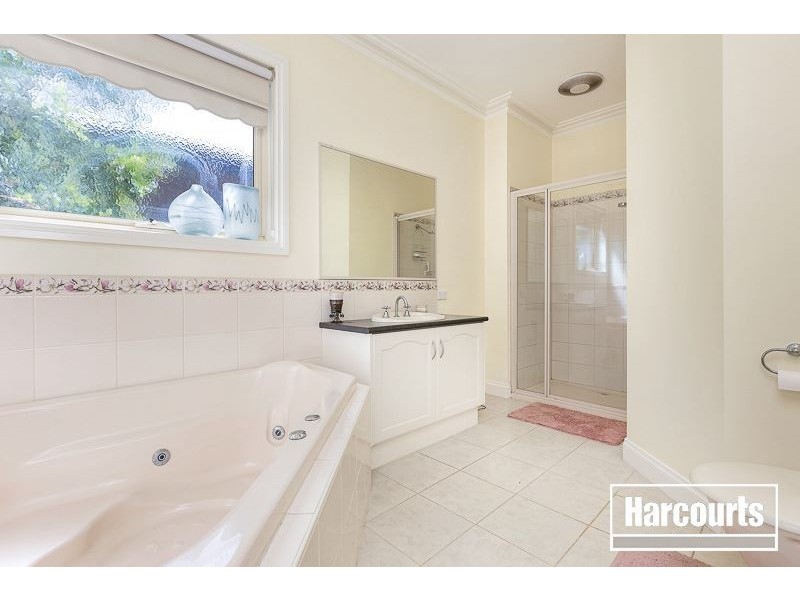 1 Temora Rise, Berwick VIC 3806