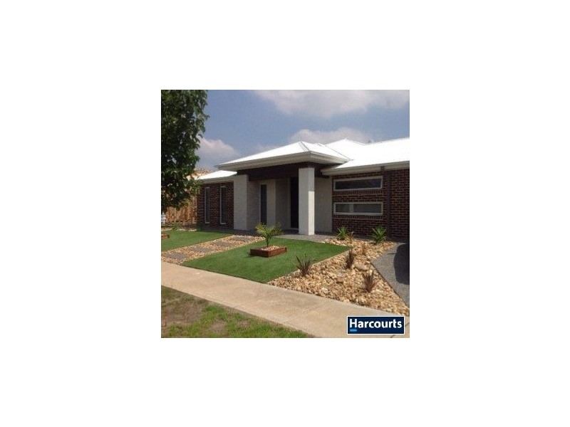 3 Black Caesar Drive, Cranbourne East VIC 3977