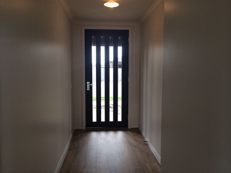 3 Black Caesar Drive, Cranbourne East VIC 3977